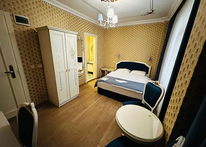 Alyon Beyoglu * Istanbul