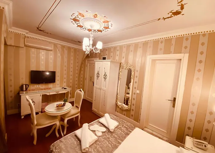 Alyon Beyoglu * Стамбул